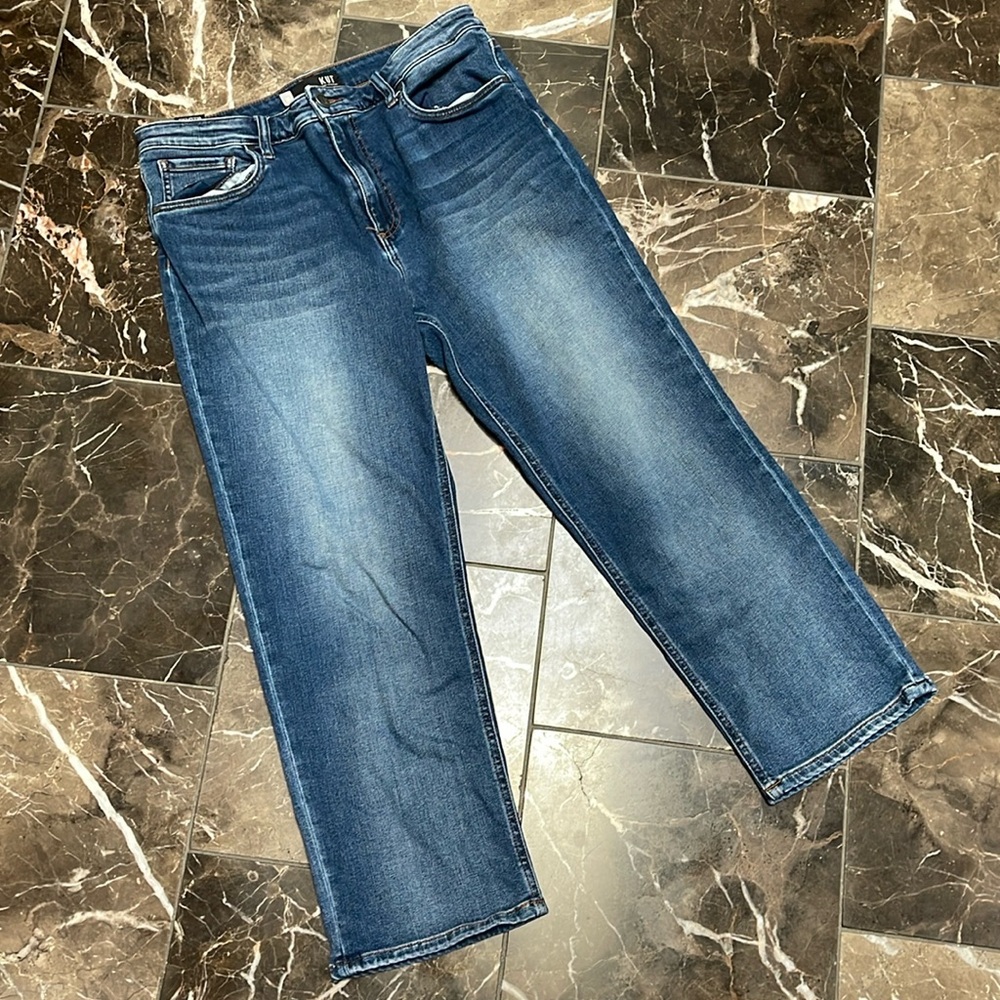 Kut from the kloth Elizabeth crop straight leg jeans